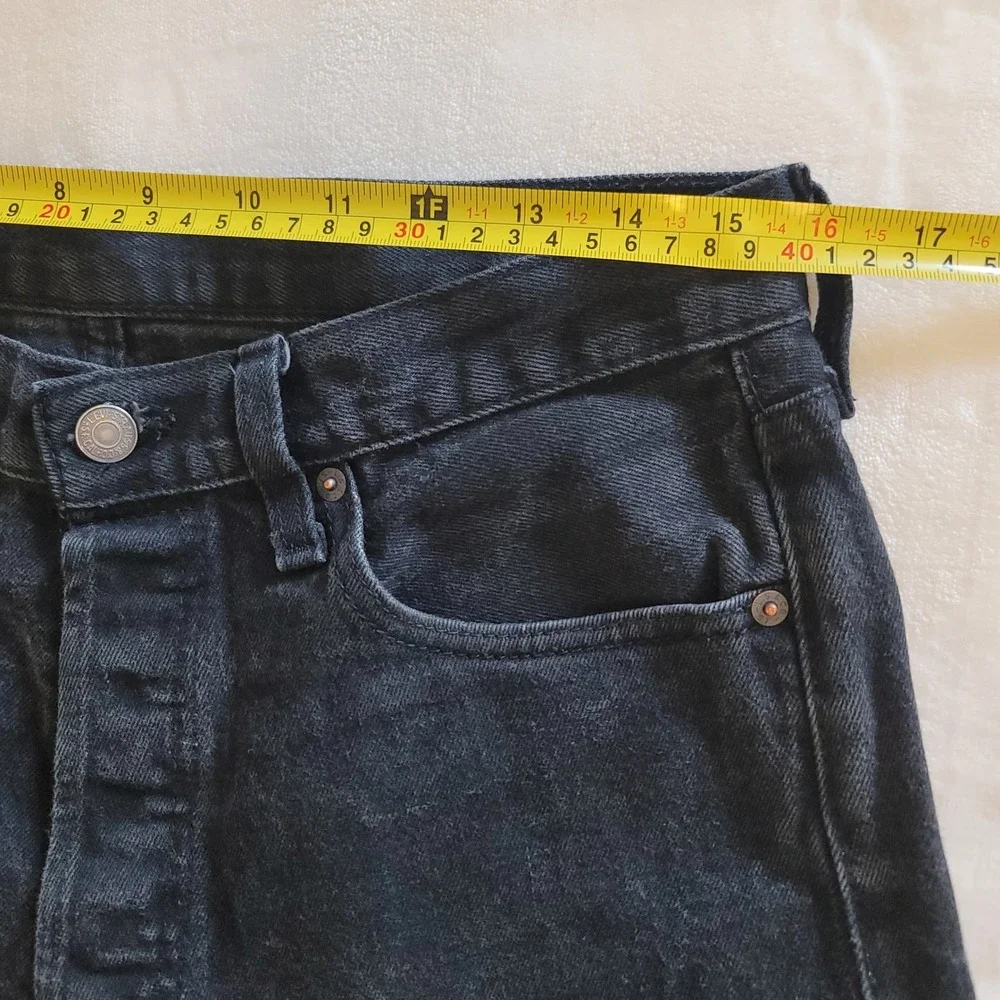 Levi's 501 Original Fit Jeans Mens 32x30 Black Straight Leg‎ Button Fly Denim